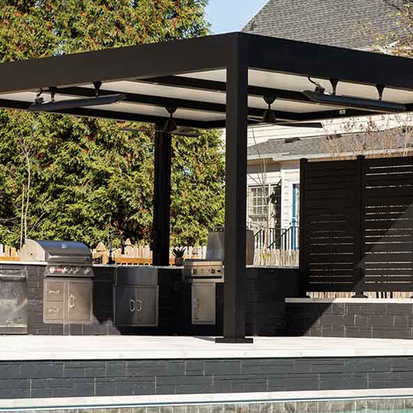 Blacl and white insulated roof patio cover and kitchen - Azenco